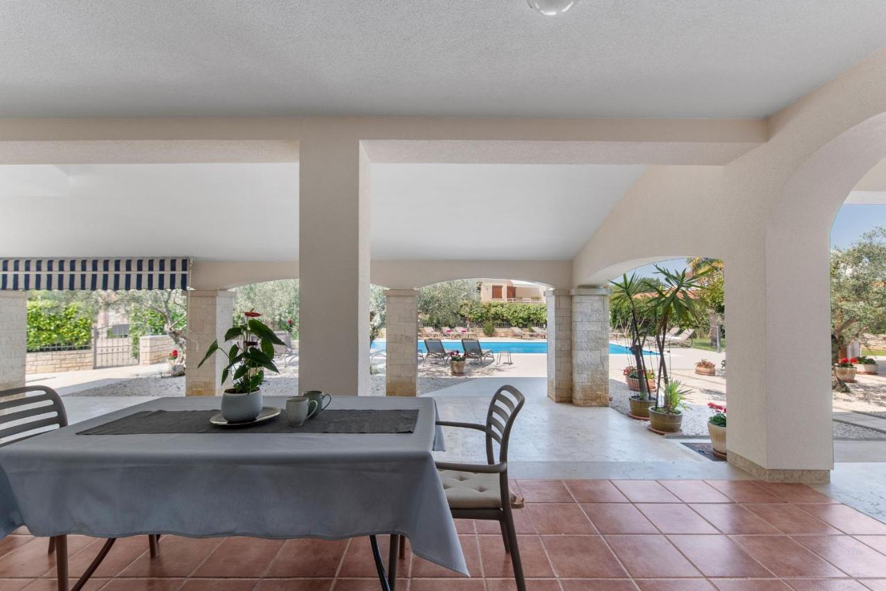 Villa Hope - Apartments With Shared Pool Poreč Eksteriør billede