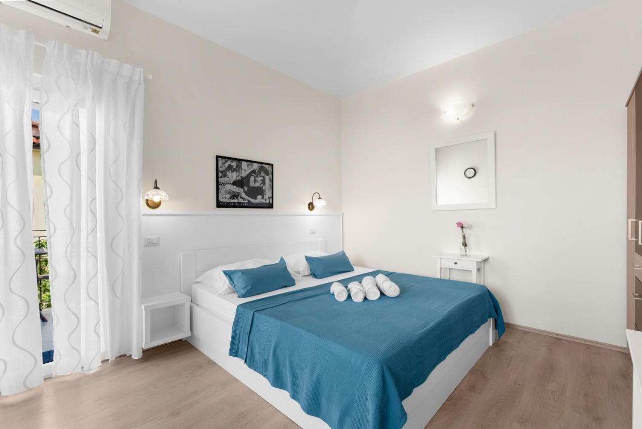 Villa Hope - Apartments With Shared Pool Poreč Eksteriør billede