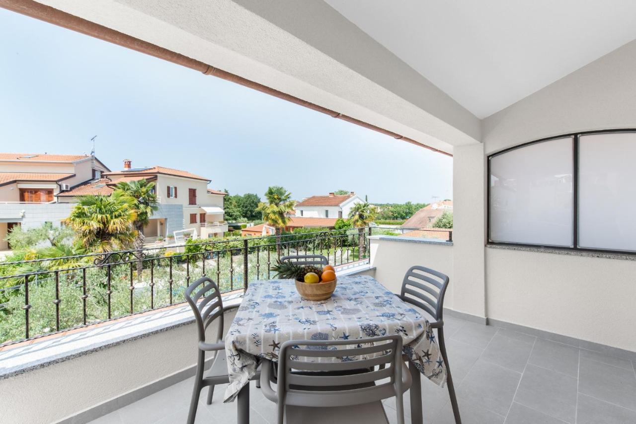 Villa Hope - Apartments With Shared Pool Poreč Eksteriør billede