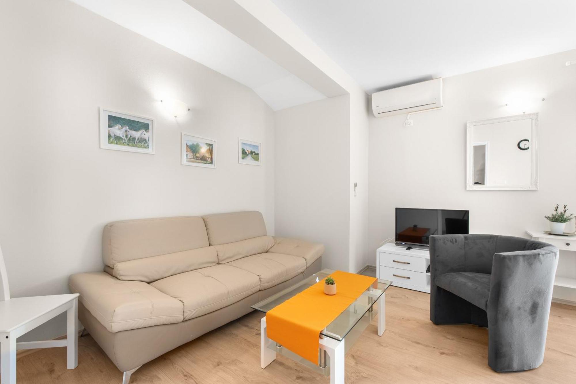 Villa Hope - Apartments With Shared Pool Poreč Værelse billede